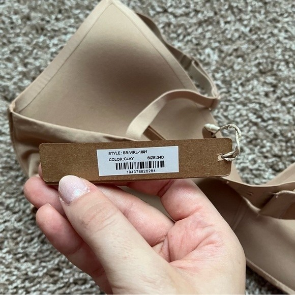 SKIMS ✨ Wireless Form T Shirt Demi Bra 34D - Picture 4 of 8